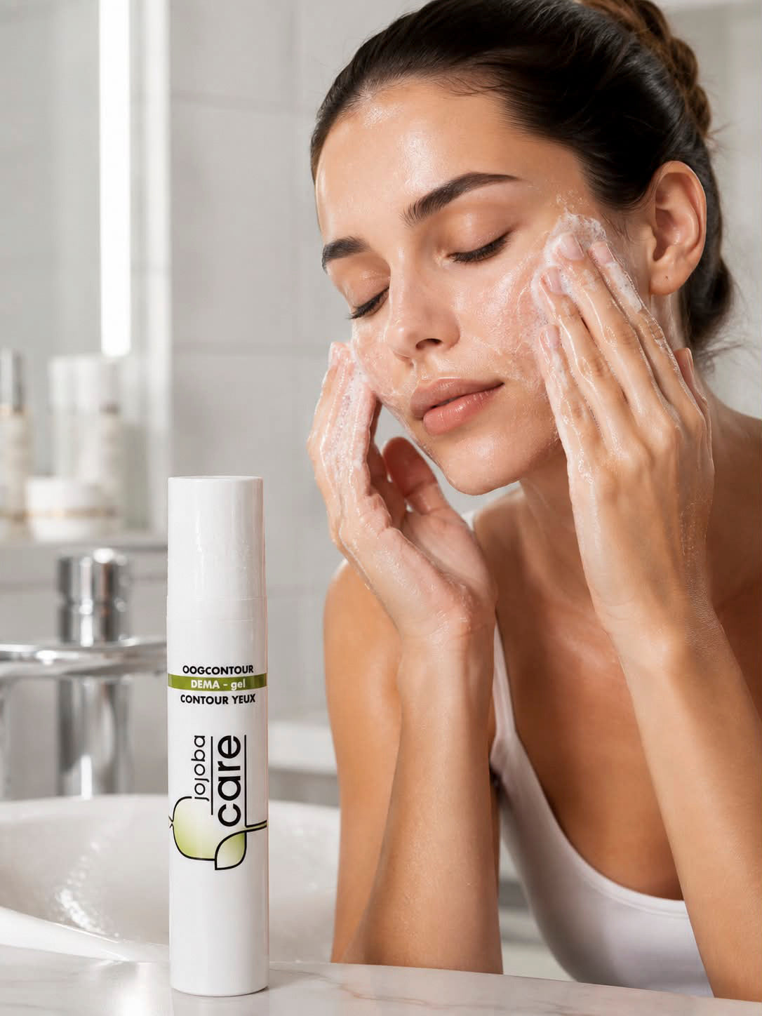 Révélez la Beauté Naturelle de Votre Peau avec les Soins Professionnels Jojoba Care chez LiSi'Derm